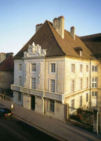 GENERIQUE_Musee_Dole_façade