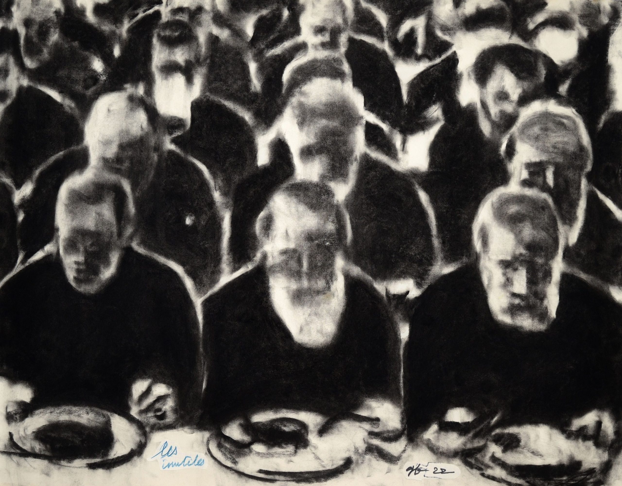 Gabriel Folli, "Les Inutiles", 2022, fusain sur papier peint, 53 x 67 cm.