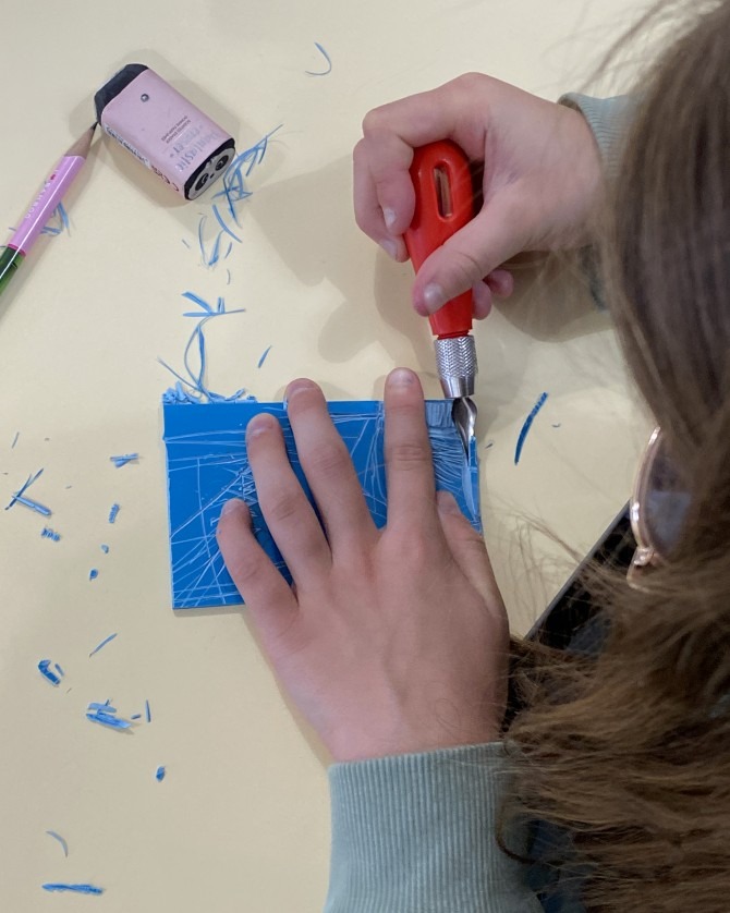 ATELIER DÈS 8 ANS - LINOGRAVURE - MILLE EMPREINTES - VILLA COLLECTION